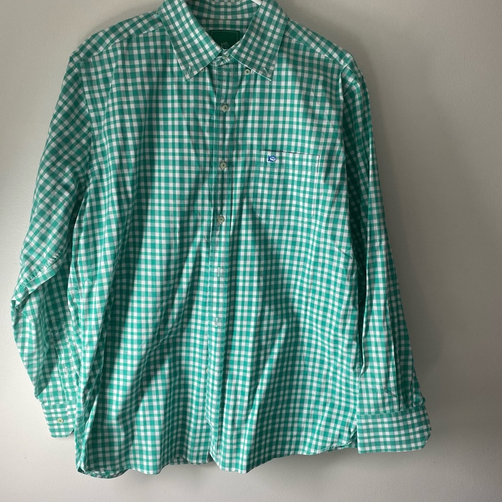 Southern Tide Men’s Large.